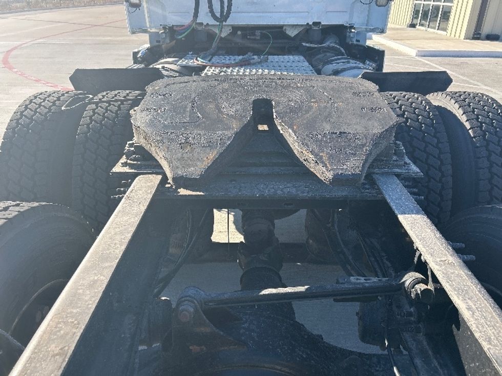 Day Cab Tractor-Heavy Duty Tractors-Volvo-2020-VNR64300-Katy-TX-342,056\n\t\tmiles-$ 49,500 - Image 10