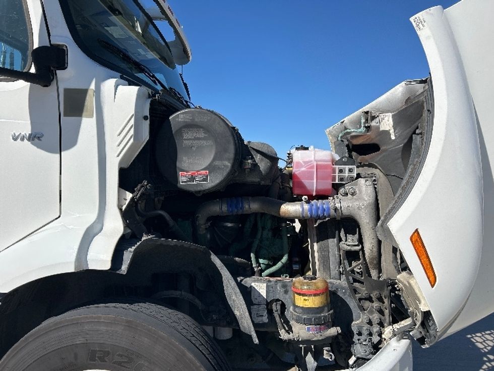 Day Cab Tractor-Heavy Duty Tractors-Volvo-2020-VNR64300-Katy-TX-342,056\n\t\tmiles-$ 49,500 - Image 15