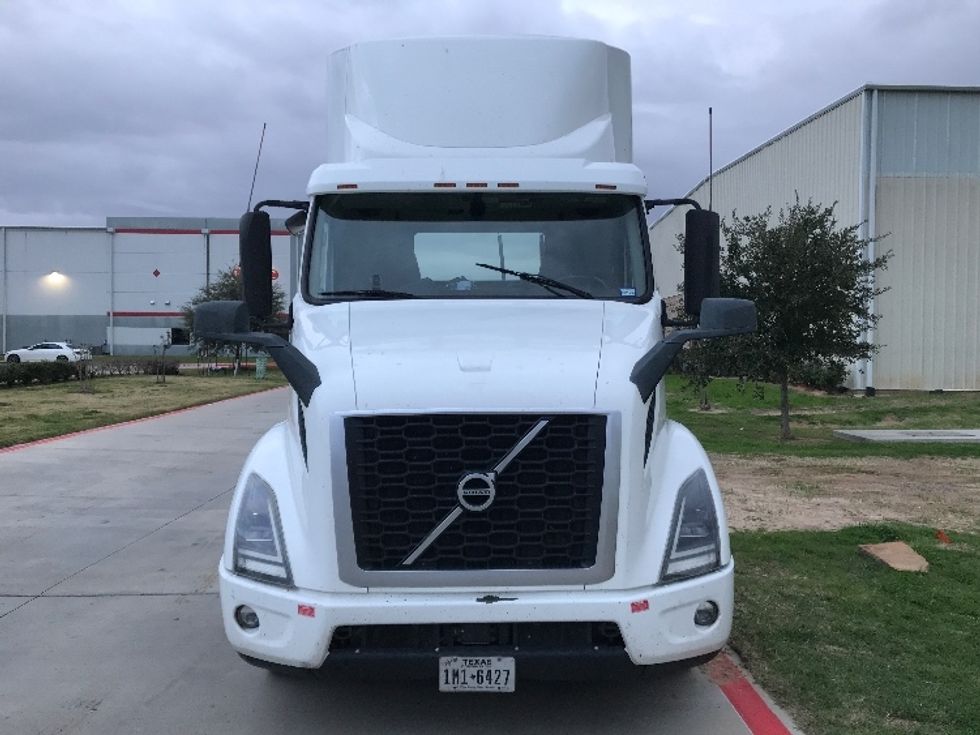 2020 Volvo Truck VNR photo 2