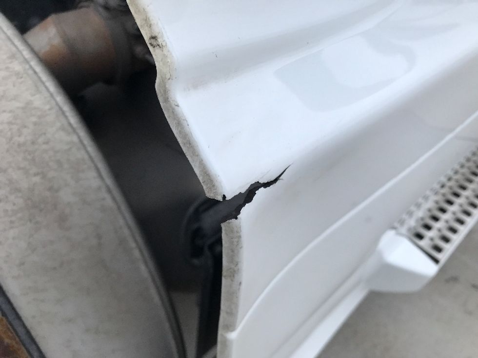 Day Cab Tractor-Heavy Duty Tractors-Volvo-2020-VNR64300-Katy-TX-515,379\n\t\tmiles-$ 49,000 - Image 19