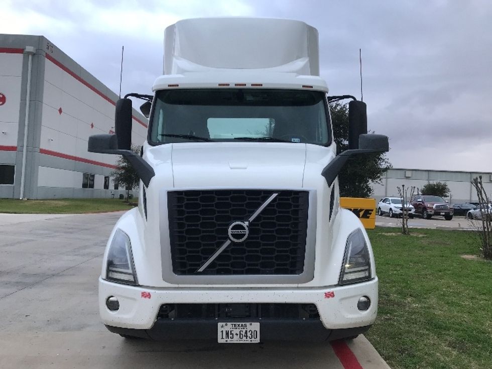 Day Cab Tractor-Heavy Duty Tractors-Volvo-2020-VNR64300-Katy-TX-515,379\n\t\tmiles-$ 49,000 - Image 2