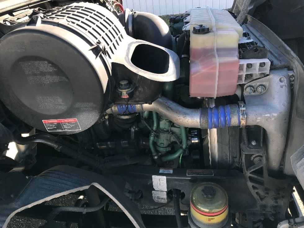 Day Cab Tractor-Heavy Duty Tractors-Volvo-2020-VNR64300-Katy-TX-519,174\n\t\tmiles-$ 51,500 - Image 15