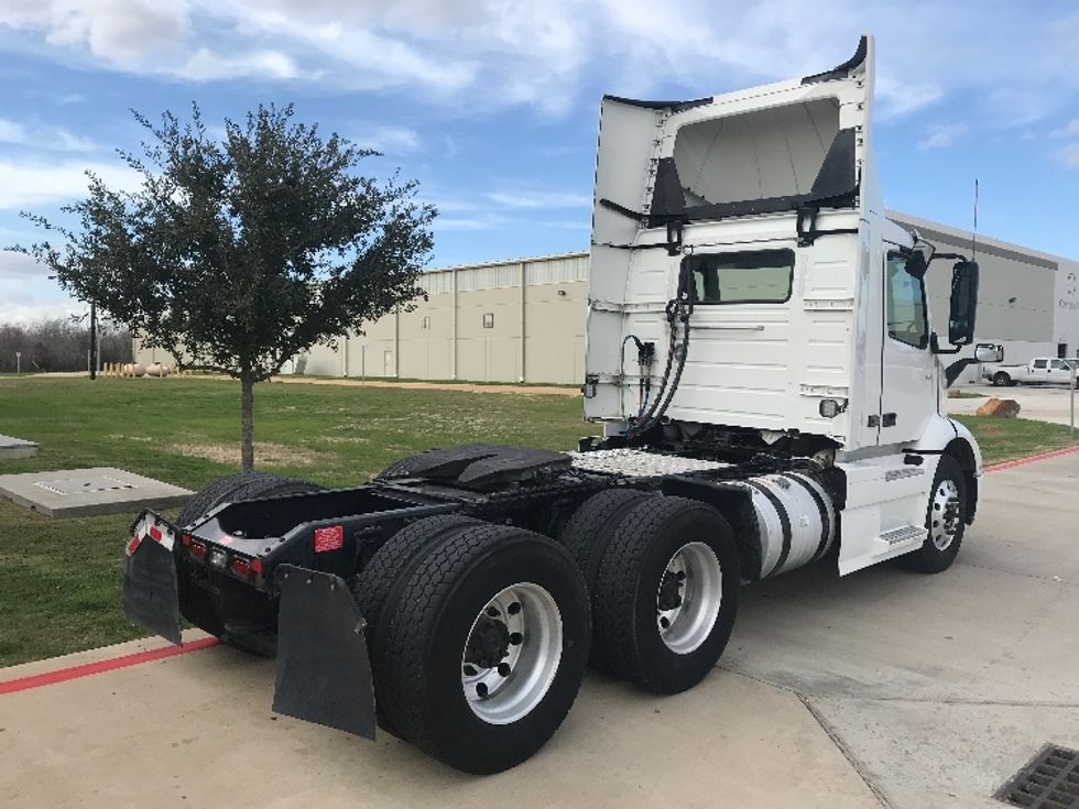Day Cab Tractor-Heavy Duty Tractors-Volvo-2020-VNR64300-Katy-TX-519,174\n\t\tmiles-$ 51,500 - Image 7