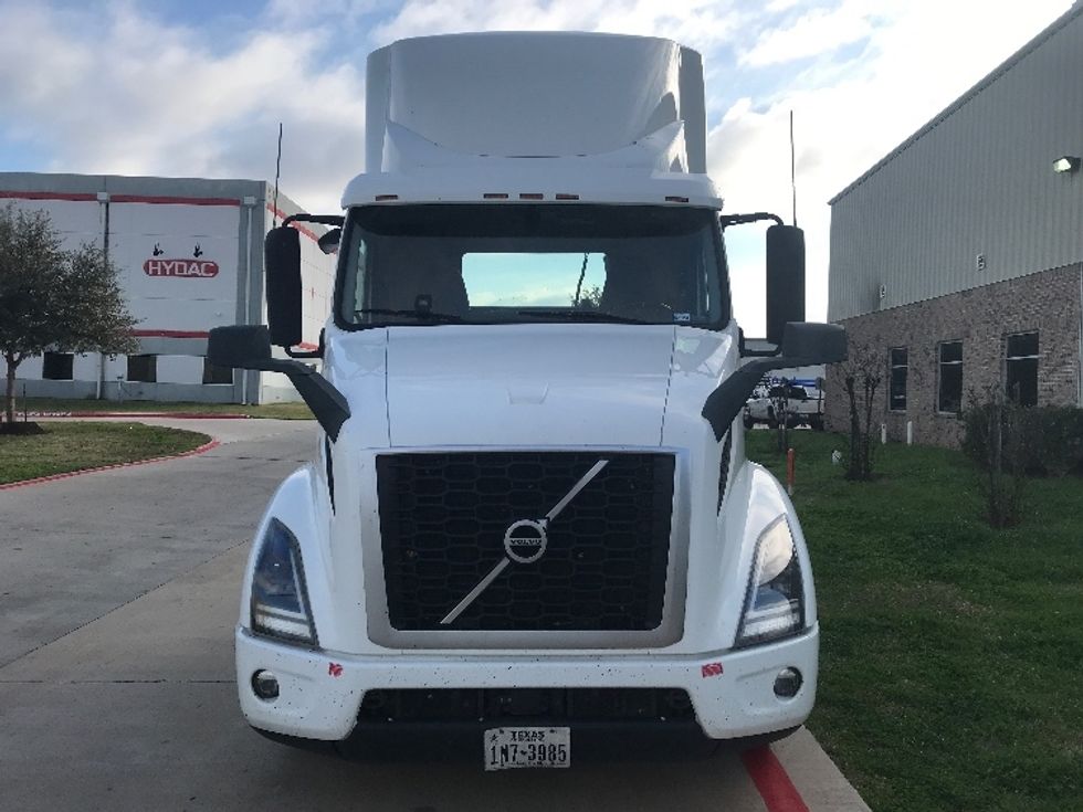 2020 Volvo Truck VNR photo 2