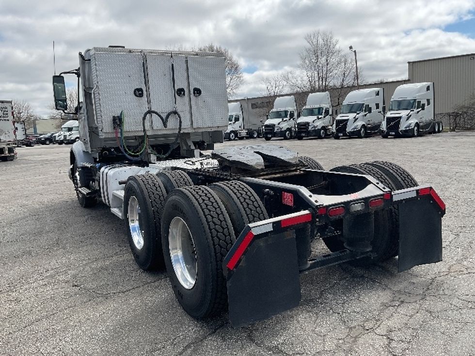 Day Cab Tractor-Heavy Duty Tractors-Volvo-2020-VNR64300-La Porte-IN-355,461\n\t\tmiles-$ 44,250 - Image 5