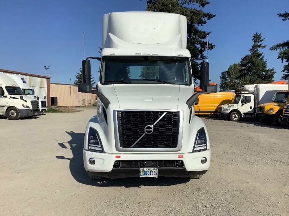 Day Cab Tractor-Heavy Duty Tractors-Volvo-2020-VNR64300-Lacey-WA-244,865\n\t\tmiles-$ 55,250 - Image 2