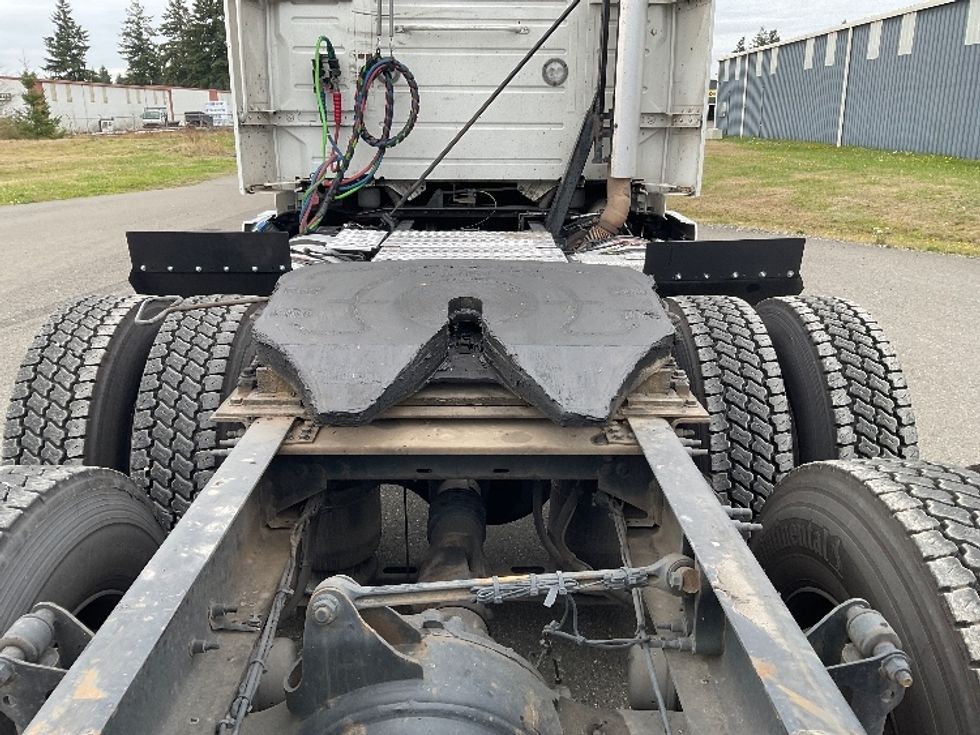 Day Cab Tractor-Heavy Duty Tractors-Volvo-2020-VNR64300-Lacey-WA-307,746\n\t\tmiles-$ 51,750 - Image 6