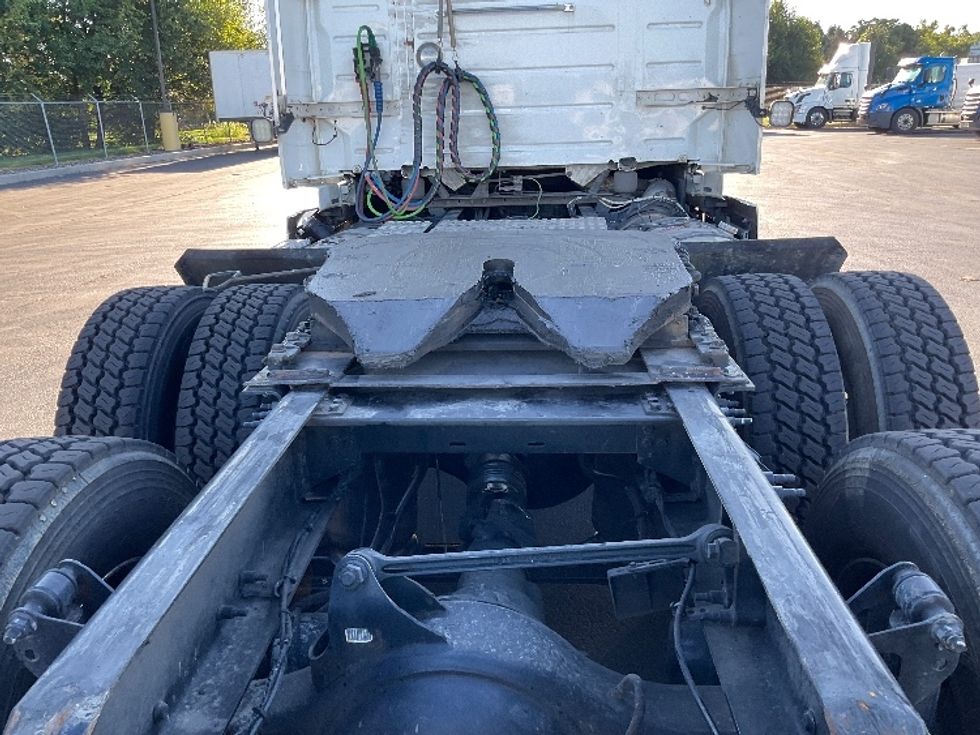 Day Cab Tractor-Heavy Duty Tractors-Volvo-2020-VNR64300-Lancaster-PA-402,679\n\t\tmiles-$ 45,250 - Image 6