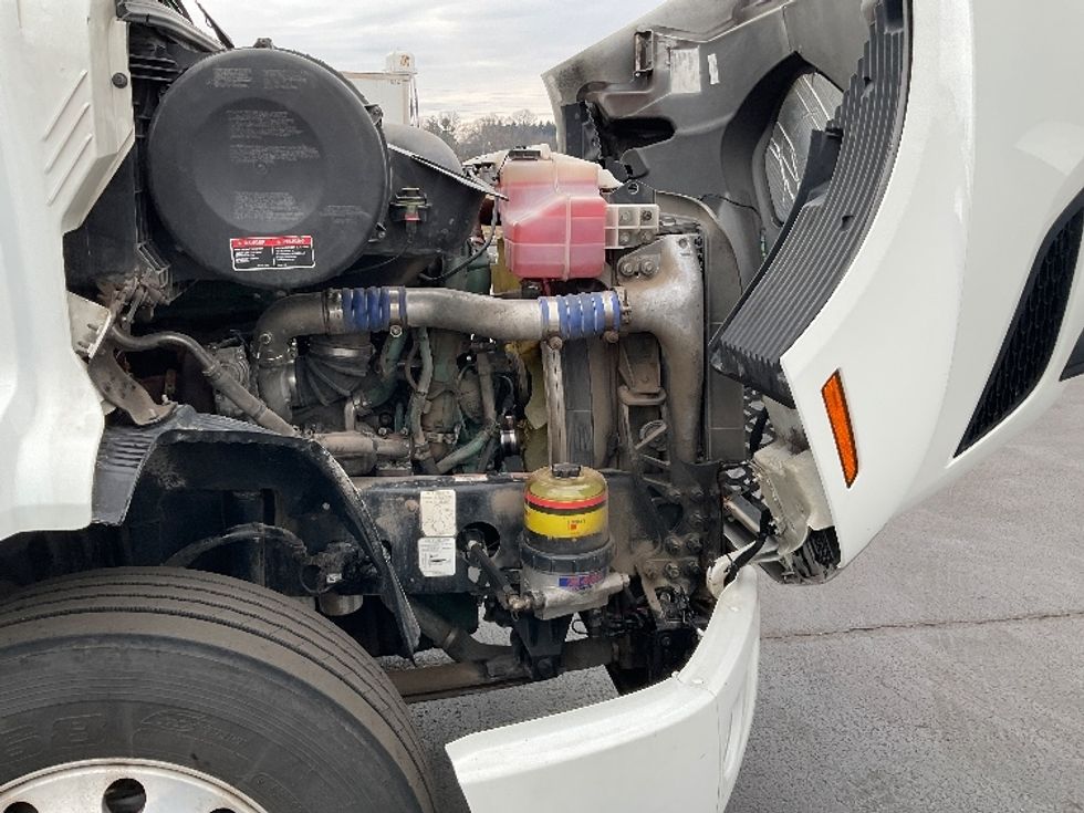 Day Cab Tractor-Heavy Duty Tractors-Volvo-2020-VNR64300-Lancaster-PA-403,595\n\t\tmiles-$ 50,000 - Image 15