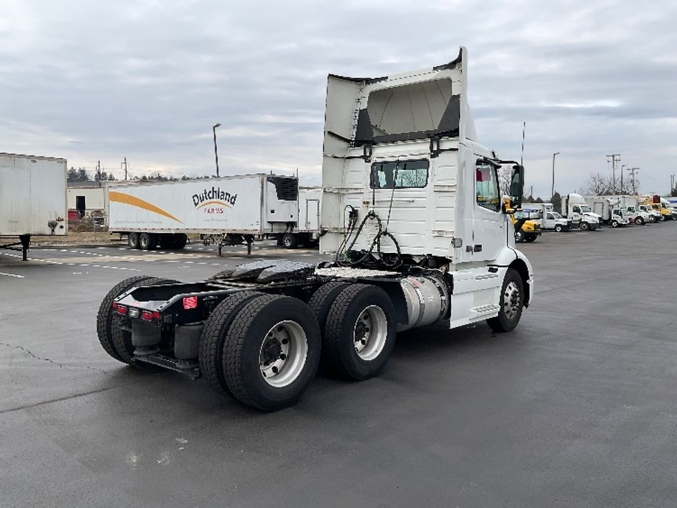 Day Cab Tractor-Heavy Duty Tractors-Volvo-2020-VNR64300-Lancaster-PA-403,595\n\t\tmiles-$ 50,000 - Image 7