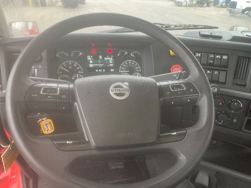 Day Cab Tractor-Heavy Duty Tractors-Volvo-2020-VNR64300-Lansing-MI-316,267\n\t\tmiles-$ 43,500 - Image 11