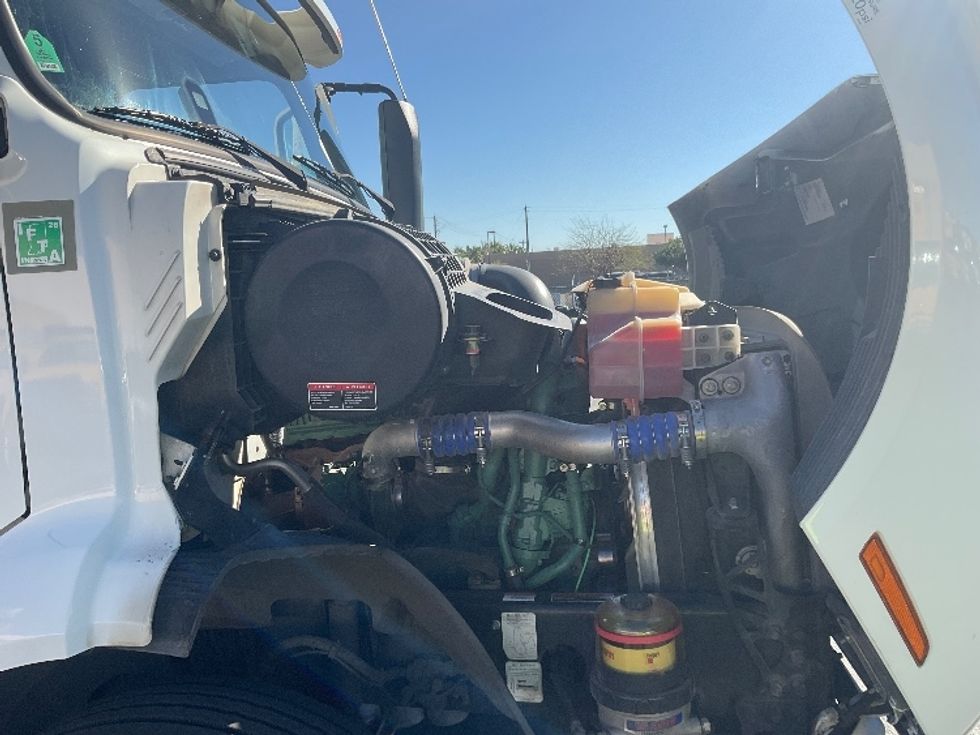 Day Cab Tractor-Heavy Duty Tractors-Volvo-2020-VNR64300-Las Vegas-NV-542,000\n\t\tmiles-$ 37,750 - Image 16