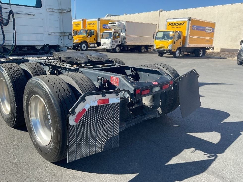 Day Cab Tractor-Heavy Duty Tractors-Volvo-2020-VNR64300-Las Vegas-NV-542,000\n\t\tmiles-$ 37,750 - Image 17