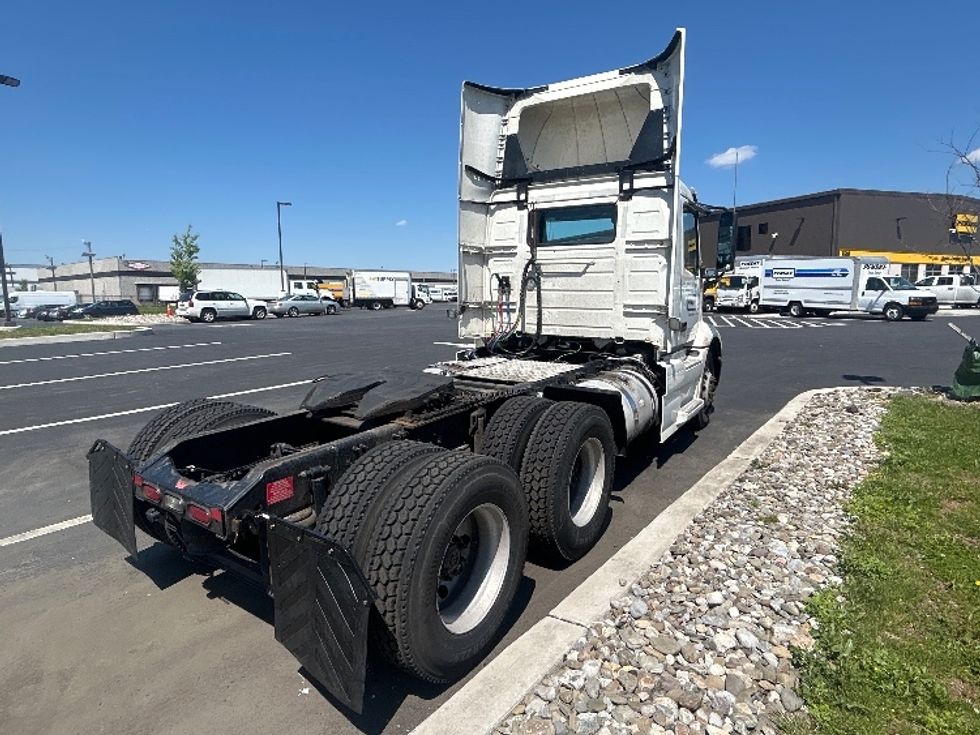Day Cab Tractor-Heavy Duty Tractors-Volvo-2020-VNR64300-Linden-NJ-380,542\n\t\tmiles-$ 44,750 - Image 7