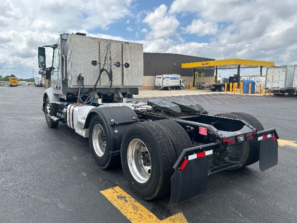 Day Cab Tractor-Heavy Duty Tractors-Volvo-2020-VNR64300-Lowell-AR-351,985\n\t\tmiles-$ 47,500 - Image 5