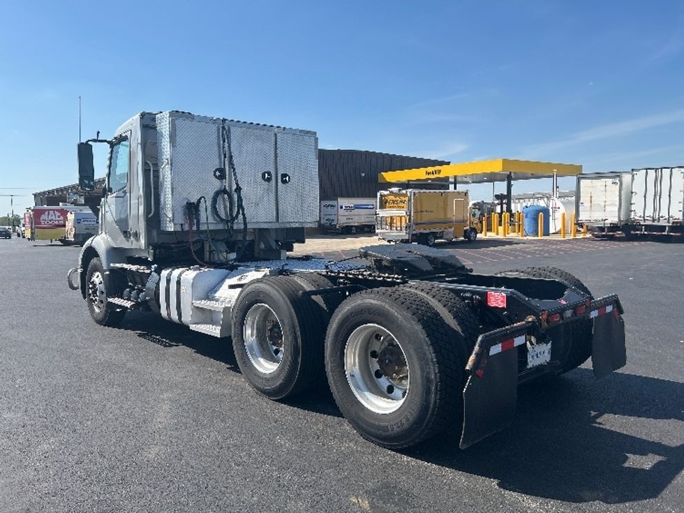 Day Cab Tractor-Heavy Duty Tractors-Volvo-2020-VNR64300-Lowell-AR-384,859\n\t\tmiles-$ 47,000 - Image 5