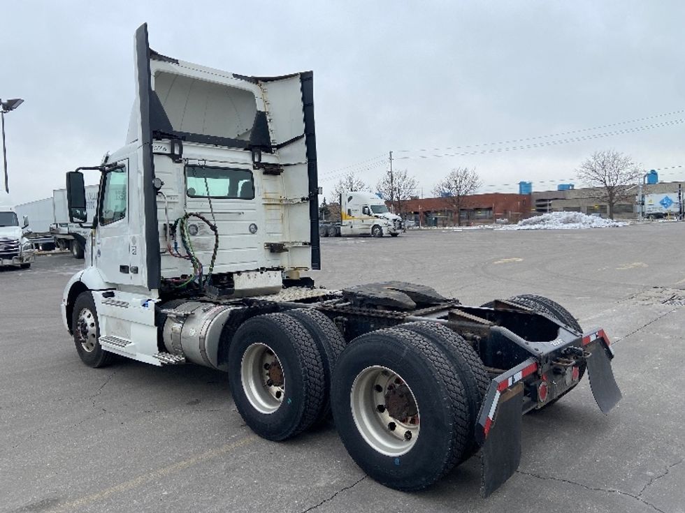 Day Cab Tractor-Heavy Duty Tractors-Volvo-2020-VNR64300-Mississauga-ON-639,944\n\t\tkm-$ 58,250 - Image 5