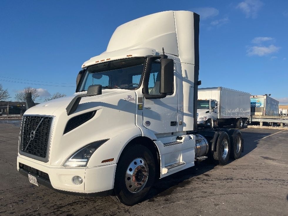 Day Cab Tractor-Heavy Duty Tractors-Volvo-2020-VNR64300-Mississauga-ON-675,000\n\t\tkm-$ 56,750 - Image 3