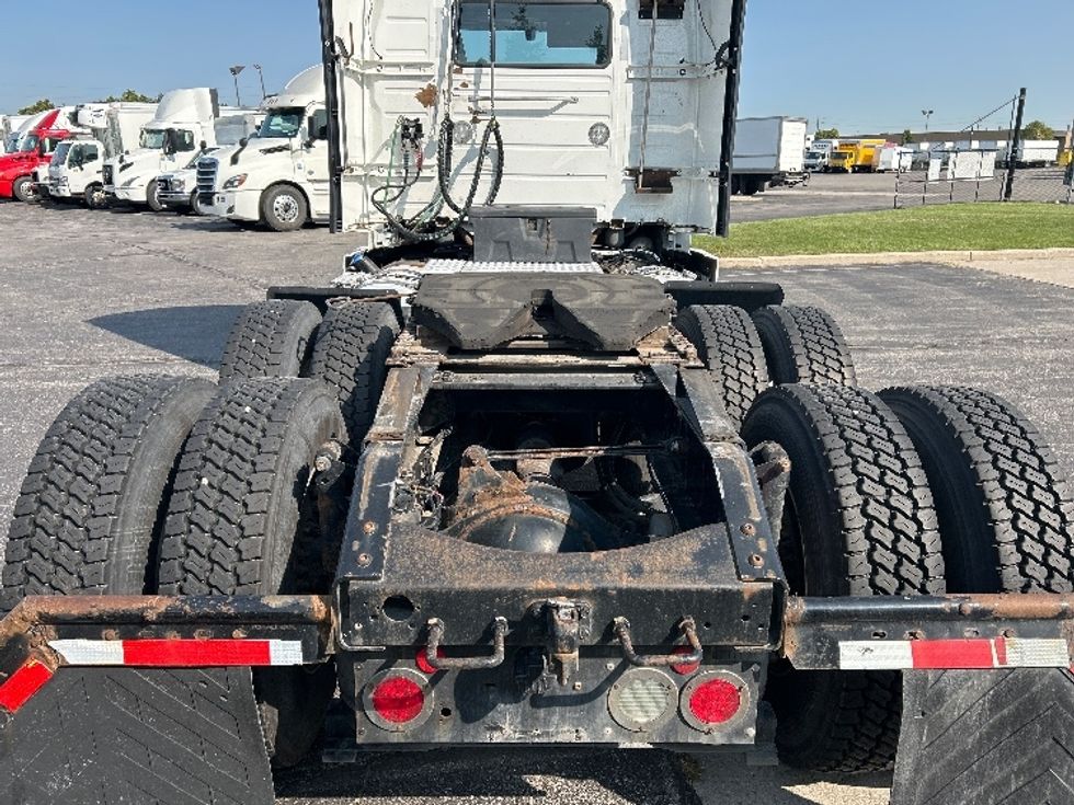 Day Cab Tractor-Heavy Duty Tractors-Volvo-2020-VNR64300-Mississauga-ON-989,422\n\t\tkm-$ 33,500 - Image 6