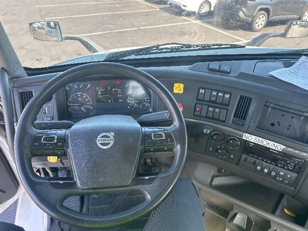 Day Cab Tractor-Heavy Duty Tractors-Volvo-2020-VNR64300-New Castle-DE-447,388\n\t\tmiles-$ 40,500 - Image 11