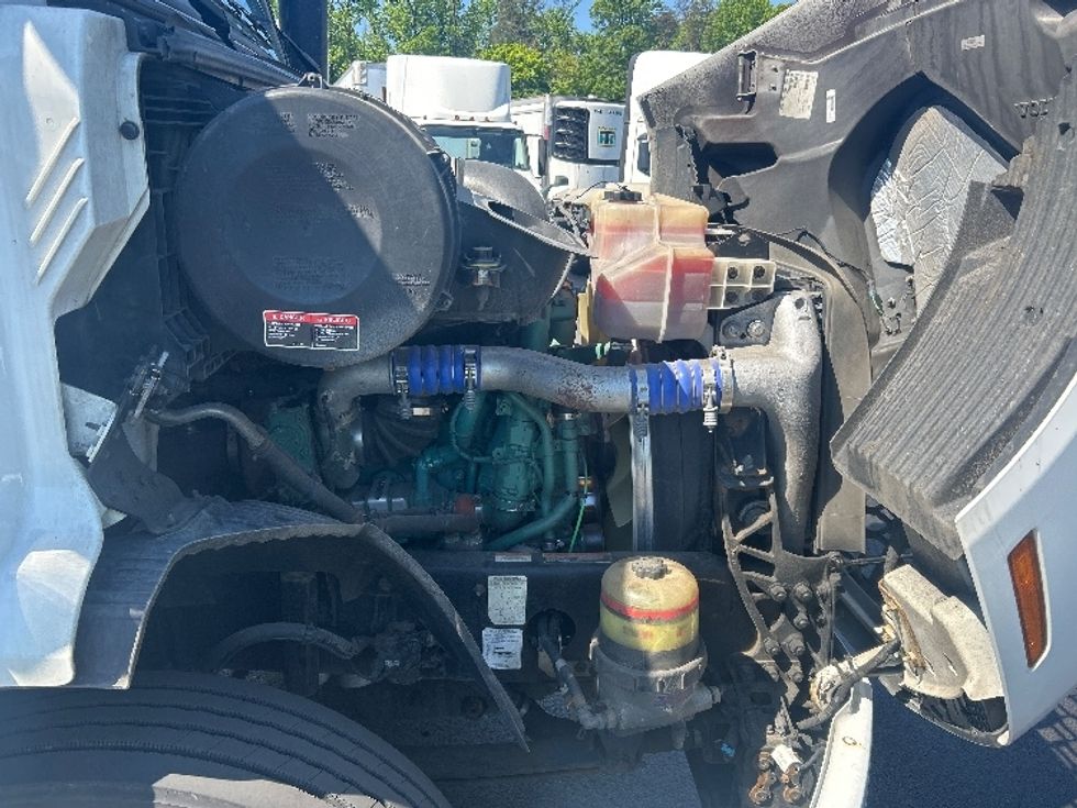 Day Cab Tractor-Heavy Duty Tractors-Volvo-2020-VNR64300-New Castle-DE-447,388\n\t\tmiles-$ 40,500 - Image 15