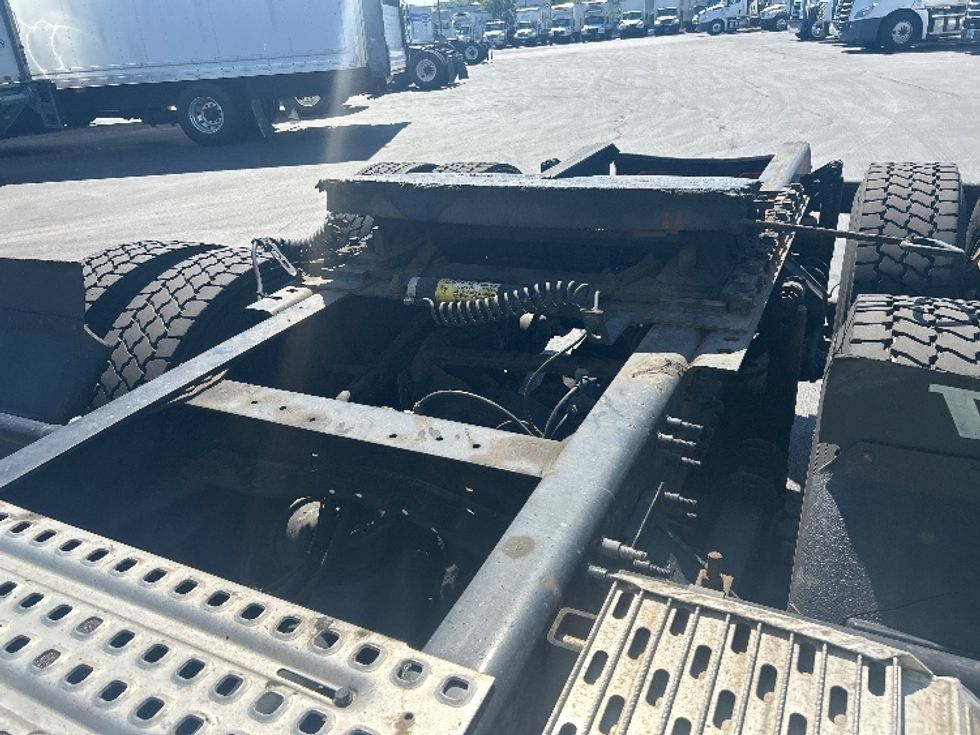 Day Cab Tractor-Heavy Duty Tractors-Volvo-2020-VNR64300-New Castle-DE-447,388\n\t\tmiles-$ 40,500 - Image 18