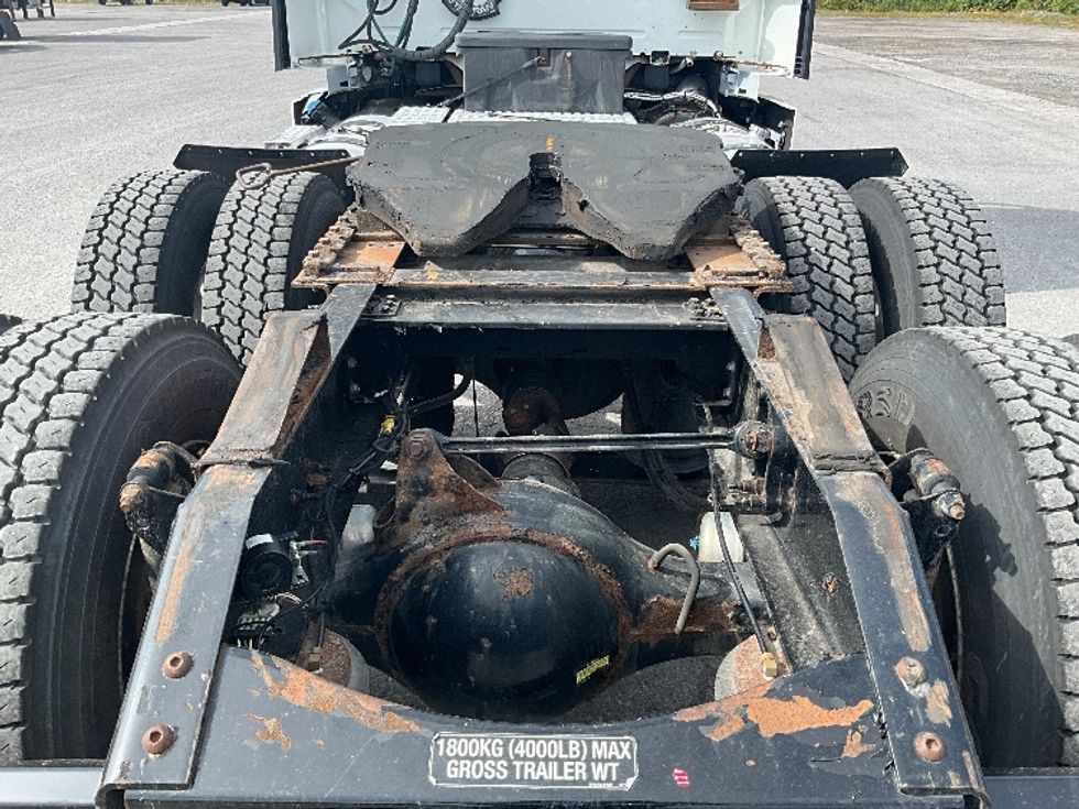 Day Cab Tractor-Heavy Duty Tractors-Volvo-2020-VNR64300-Ottawa-ON-919,371\n\t\tkm-$ 42,000 - Image 6