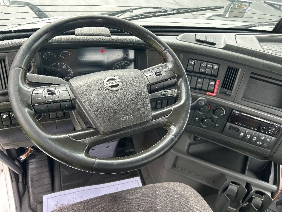 Day Cab Tractor-Heavy Duty Tractors-Volvo-2020-VNR64300-Philadelphia-PA-471,060\n\t\tmiles-$ 37,500 - Image 11