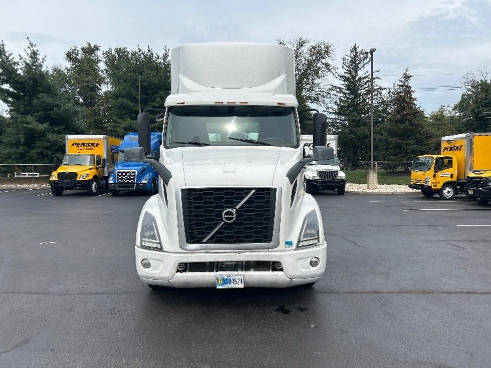 2020 Volvo Truck VNR photo 2