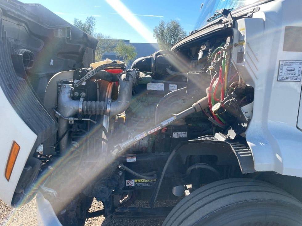 Day Cab Tractor-Heavy Duty Tractors-Volvo-2020-VNR64300-Phoenix-AZ-492,365\n\t\tmiles-$ 40,750 - Image 16