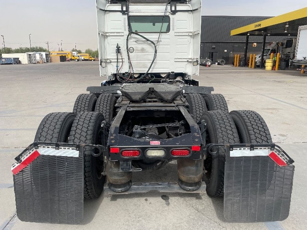 Day Cab Tractor-Heavy Duty Tractors-Volvo-2020-VNR64300-Phoenix-AZ-510,886\n\t\tmiles-$ 38,750 - Image 6