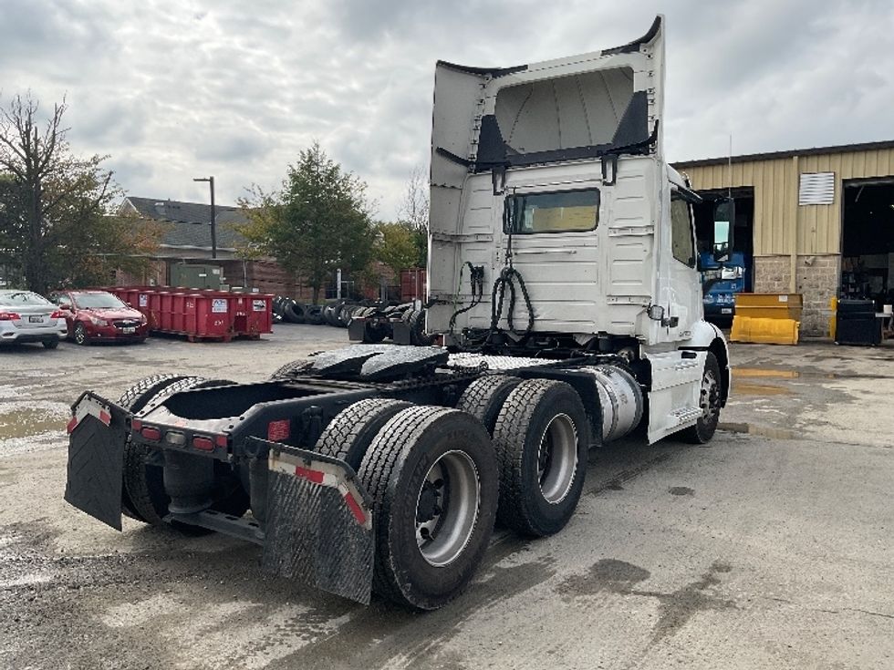 Day Cab Tractor-Heavy Duty Tractors-Volvo-2020-VNR64300-Piqua-OH-481,884\n\t\tmiles-$ 41,250 - Image 7