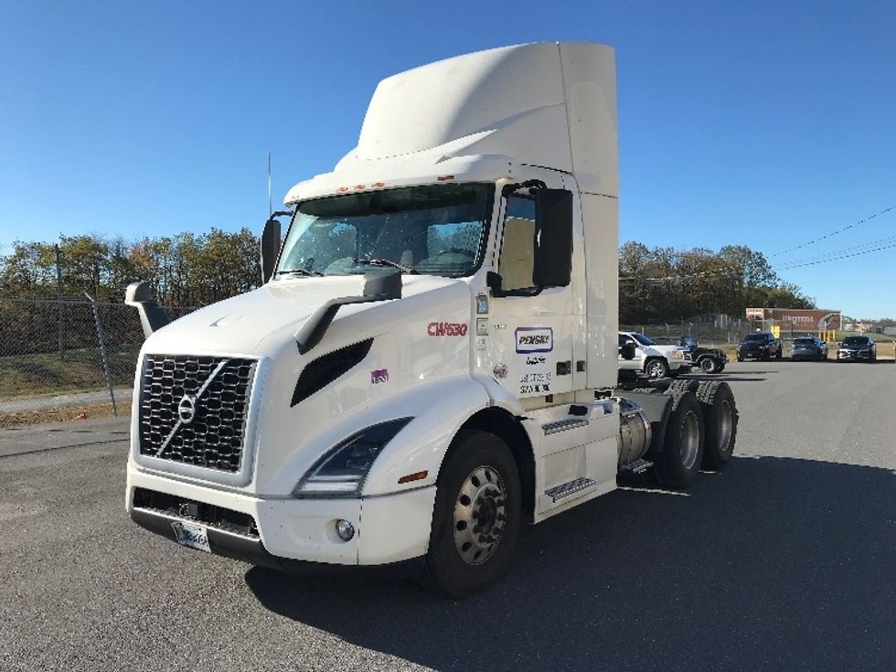 Day Cab Tractor-Heavy Duty Tractors-Volvo-2020-VNR64300-Pottsville-PA-495,749\n\t\tmiles-$ 35,500 - Image 3