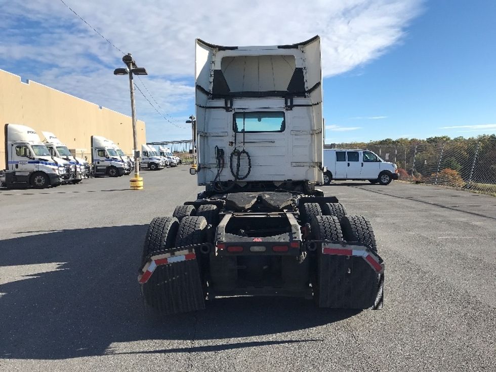 Day Cab Tractor-Heavy Duty Tractors-Volvo-2020-VNR64300-Pottsville-PA-495,749\n\t\tmiles-$ 35,500 - Image 6