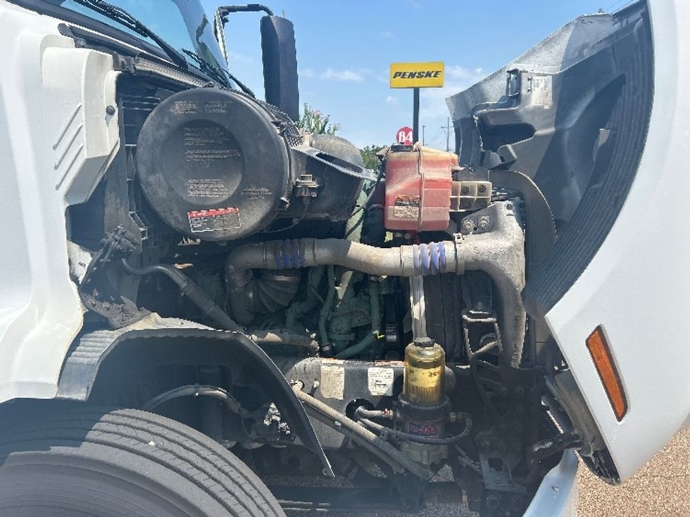 Day Cab Tractor-Heavy Duty Tractors-Volvo-2020-VNR64300-Richland-MS-219,816\n\t\tmiles-$ 59,250 - Image 14