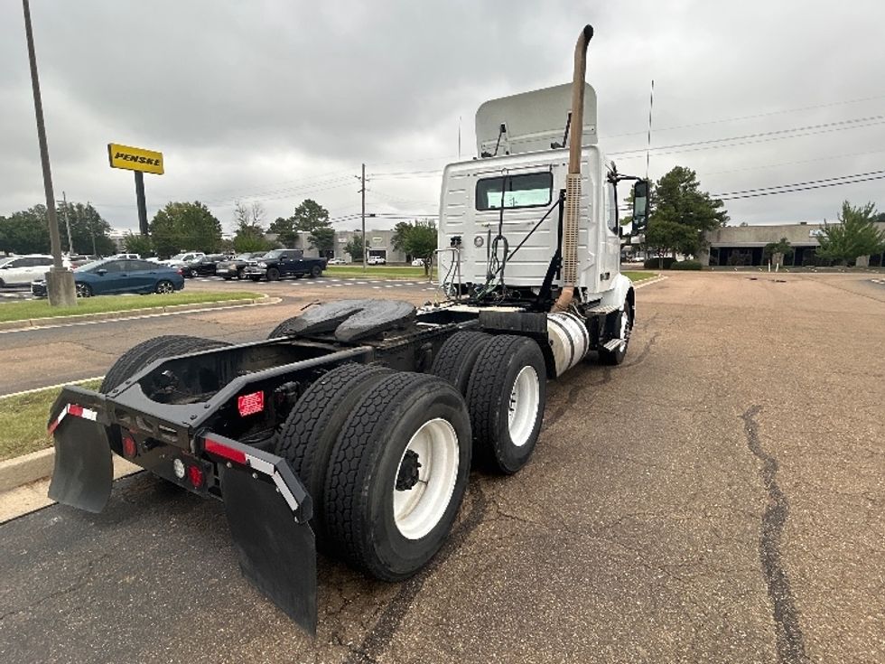 Day Cab Tractor-Heavy Duty Tractors-Volvo-2020-VNR64300-Richland-MS-231,363\n\t\tmiles-$ 58,500 - Image 7