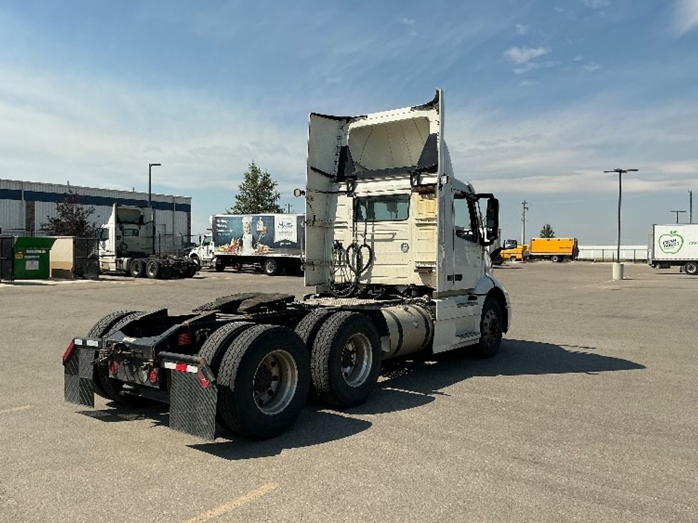 Day Cab Tractor-Heavy Duty Tractors-Volvo-2020-VNR64300-Rocky View County-AB-1,088,925\n\t\tkm-$ 37,750 - Image 7