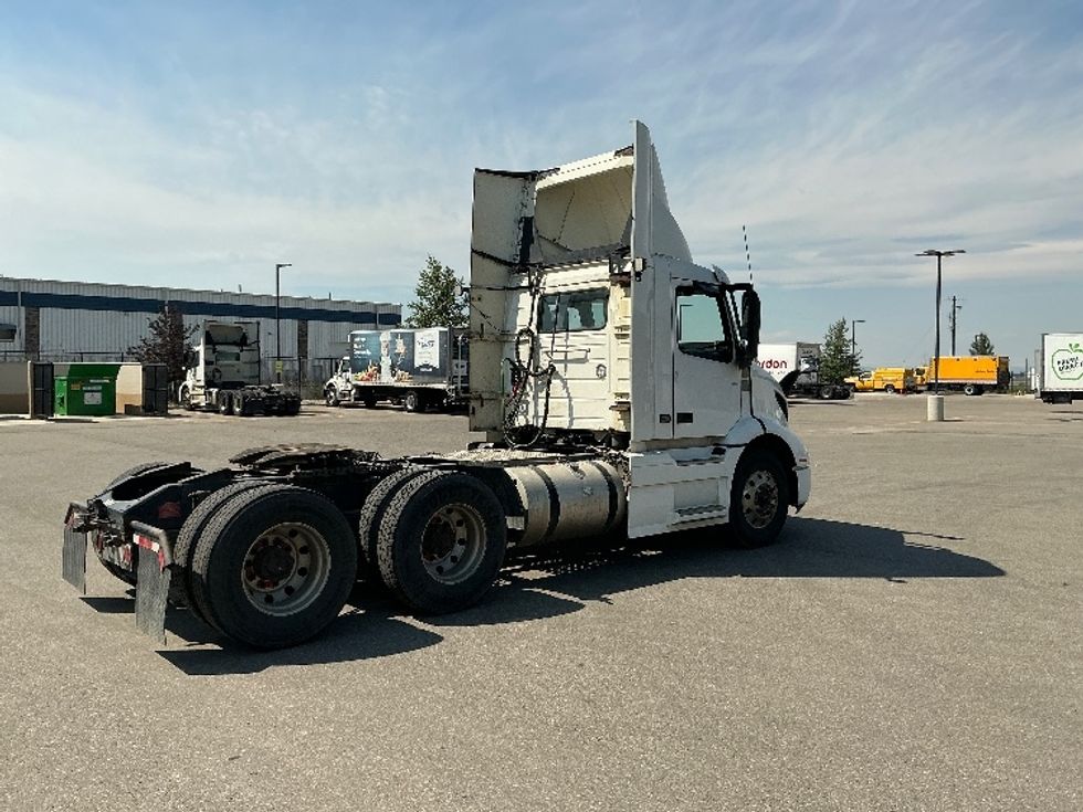 Day Cab Tractor-Heavy Duty Tractors-Volvo-2020-VNR64300-Rocky View County-AB-1,095,912\n\t\tkm-$ 36,750 - Image 7