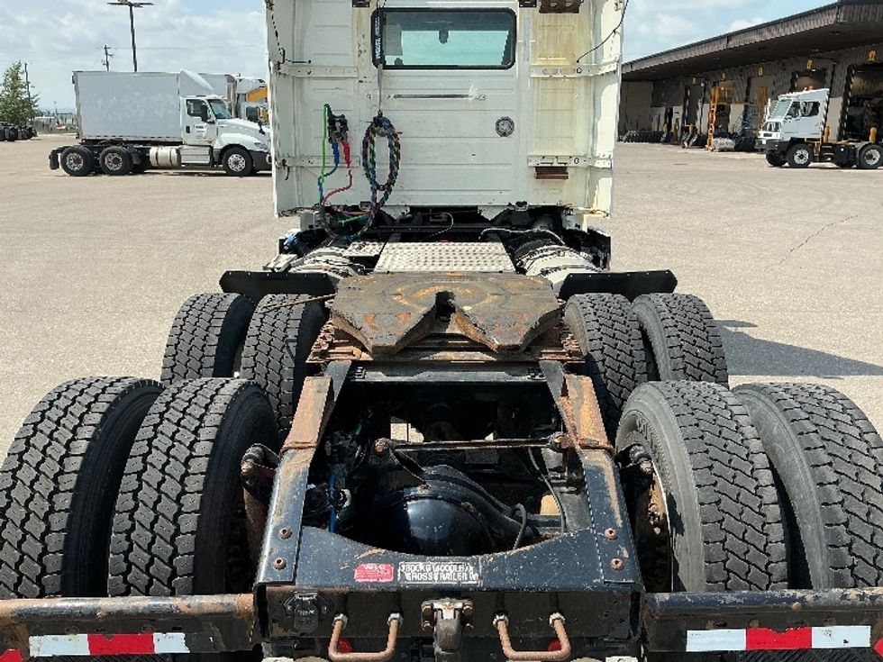 Day Cab Tractor-Heavy Duty Tractors-Volvo-2020-VNR64300-Rocky View County-AB-1,281,765\n\t\tkm-$ 28,750 - Image 6