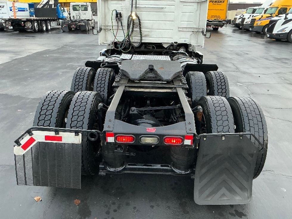 Day Cab Tractor-Heavy Duty Tractors-Volvo-2020-VNR64300-Sacramento-CA-522,860\n\t\tmiles-$ 36,500 - Image 6