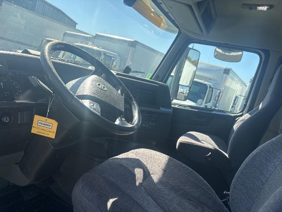 Day Cab Tractor-Heavy Duty Tractors-Volvo-2020-VNR64300-Sacramento-CA-557,008\n\t\tmiles-$ 35,000 - Image 10