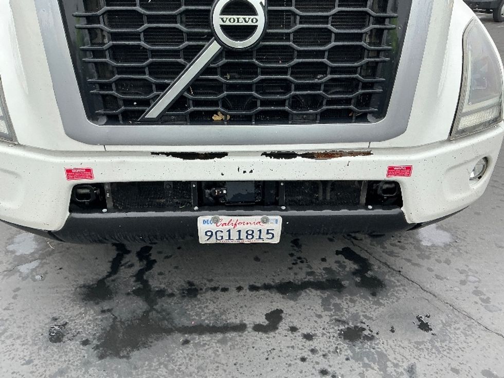 Day Cab Tractor-Heavy Duty Tractors-Volvo-2020-VNR64300-Sacramento-CA-569,437\n\t\tmiles-$ 32,250 - Image 16
