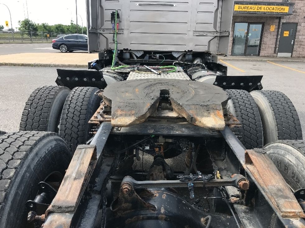 Day Cab Tractor-Heavy Duty Tractors-Volvo-2020-VNR64300-Saint Laurent-PQ-347,109\n\t\tkm-$ 74,000 - Image 6