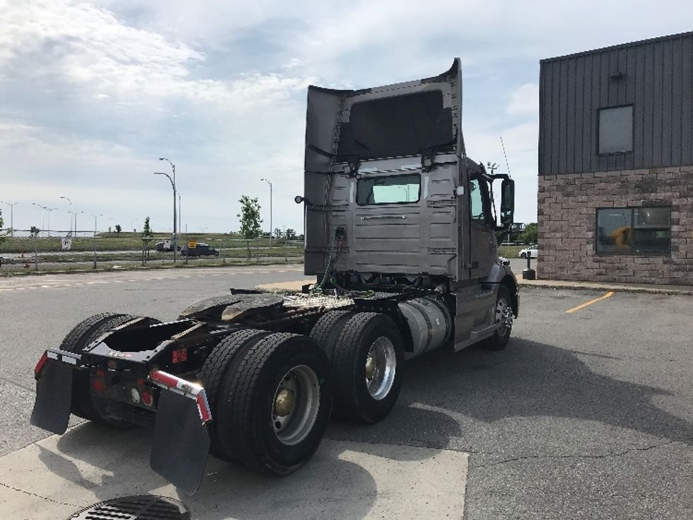 Day Cab Tractor-Heavy Duty Tractors-Volvo-2020-VNR64300-Saint Laurent-PQ-347,109\n\t\tkm-$ 74,000 - Image 7