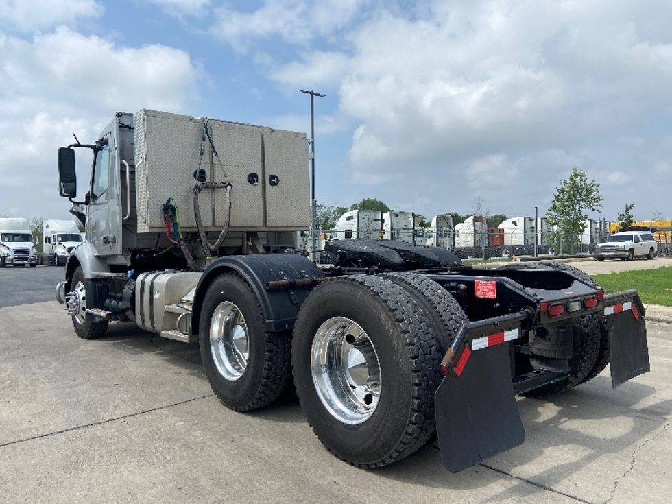 Day Cab Tractor-Heavy Duty Tractors-Volvo-2020-VNR64300-San Antonio-TX-421,238\n\t\tmiles-$ 43,750 - Image 5