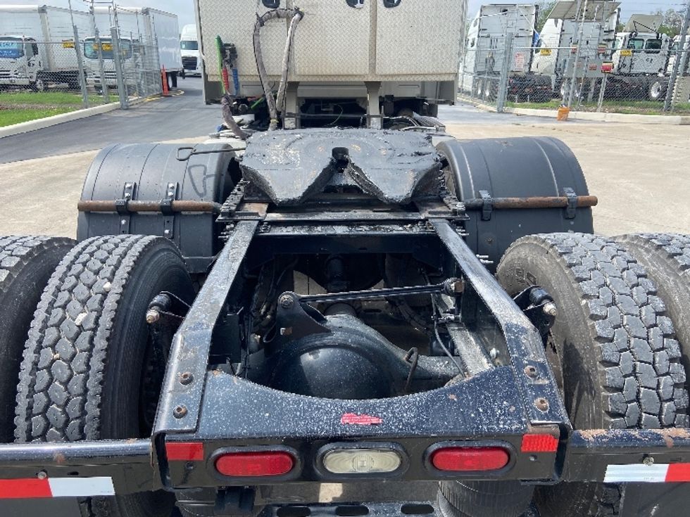 Day Cab Tractor-Heavy Duty Tractors-Volvo-2020-VNR64300-San Antonio-TX-421,238\n\t\tmiles-$ 43,750 - Image 6