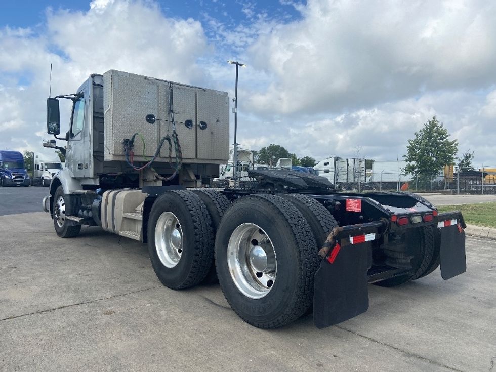 Day Cab Tractor-Heavy Duty Tractors-Volvo-2020-VNR64300-San Antonio-TX-426,345\n\t\tmiles-$ 43,500 - Image 5