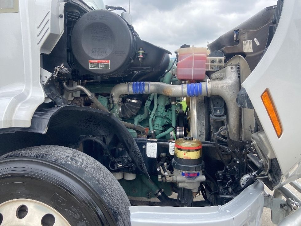 Day Cab Tractor-Heavy Duty Tractors-Volvo-2020-VNR64300-San Antonio-TX-535,133\n\t\tmiles-$ 31,250 - Image 15