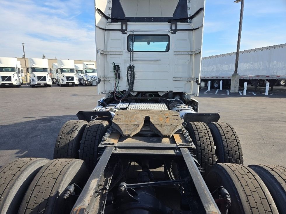 Day Cab Tractor-Heavy Duty Tractors-Volvo-2020-VNR64300-Stockton-CA-468,284\n\t\tmiles-$ 55,500 - Image 6