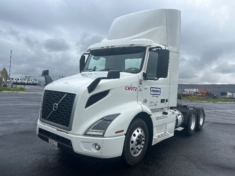 Day Cab Tractor-Heavy Duty Tractors-Volvo-2020-VNR64300-Stockton-CA-495,567\n\t\tmiles-$ 38,750 - Image 3